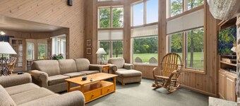 Spacious Lodge w/ Sauna, Golf Views & Lake Access