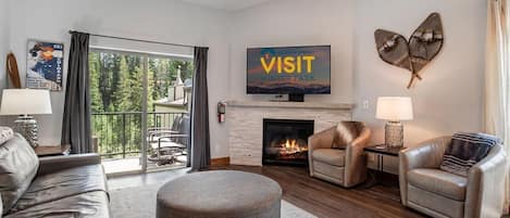 TV, fireplace
