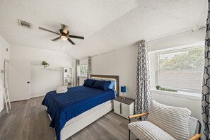 4 Schlafzimmer, Bügeleisen/Bügelbrett, Internetzugang, Bettwäsche