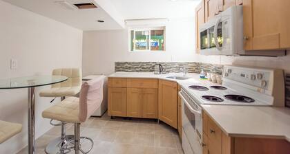 Clean 4 bedroom Suite at Burnaby Metrotown Neighbourhood