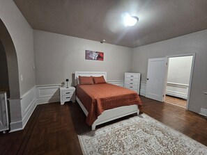 1 soverom, strykejern/-brett, wi-fi og sengetøy