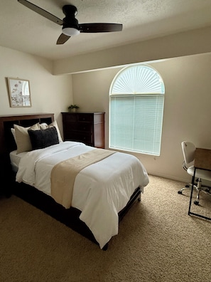 3 chambres, Wi-Fi gratuit, draps fournis