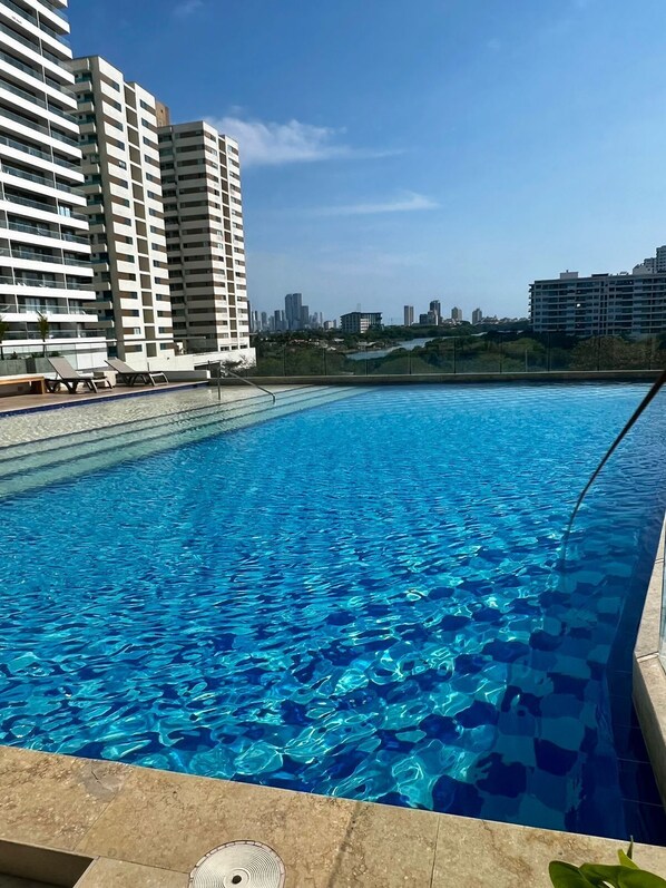 Utomhuspool