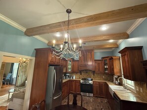 Micro-ondes, four, plaque de cuisson, lave-vaisselle