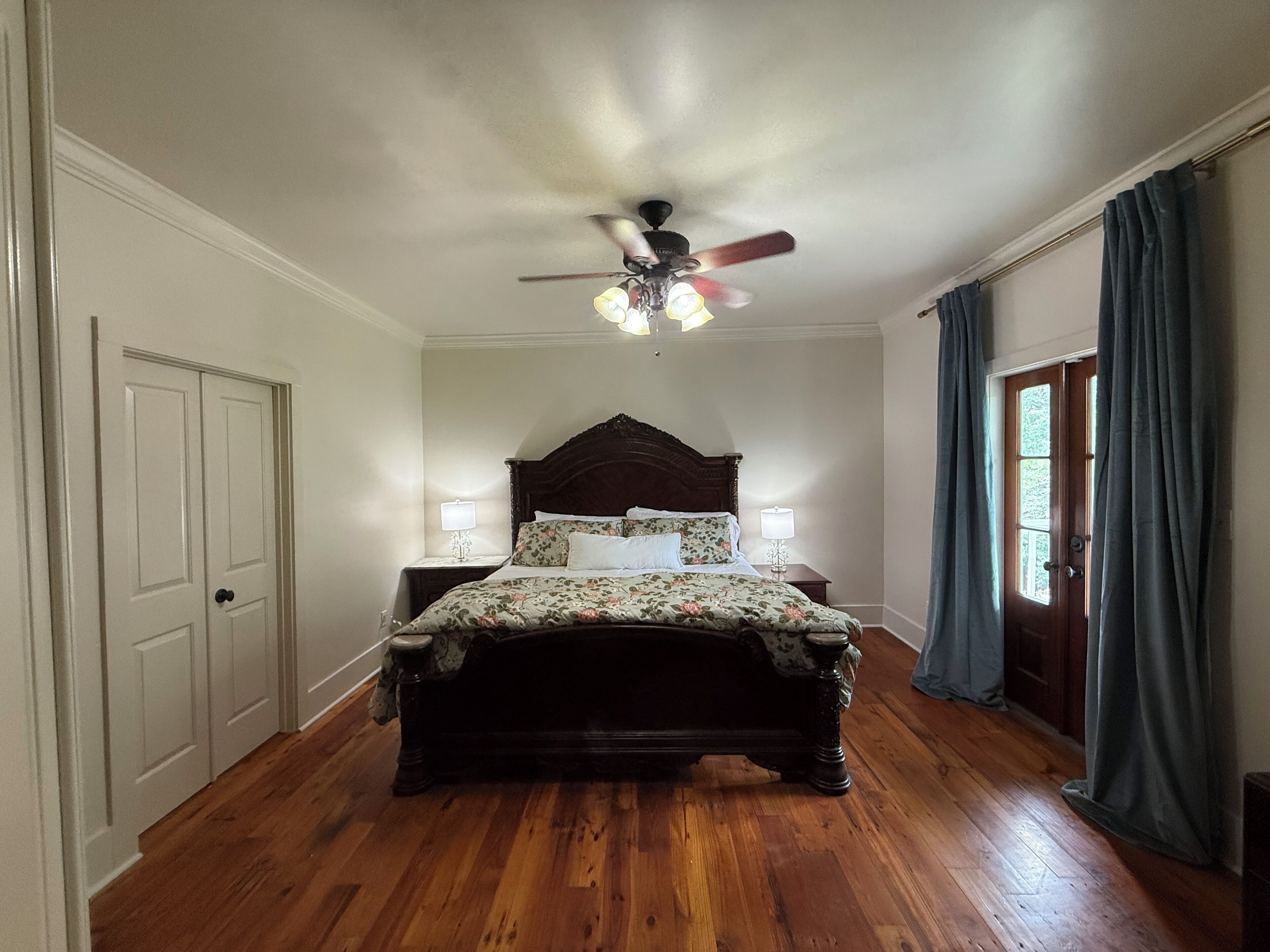 4 chambres, fer et planche à repasser, Wi-Fi, draps fournis