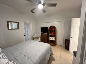 3 chambres, fer et planche à repasser, Wi-Fi, draps fournis