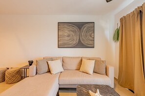 Smart-TV, Kamin, Stereoanlage