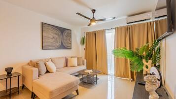 Smart-TV, Kamin, Stereoanlage