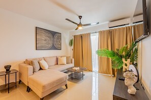 Smart-TV, Kamin, Stereoanlage