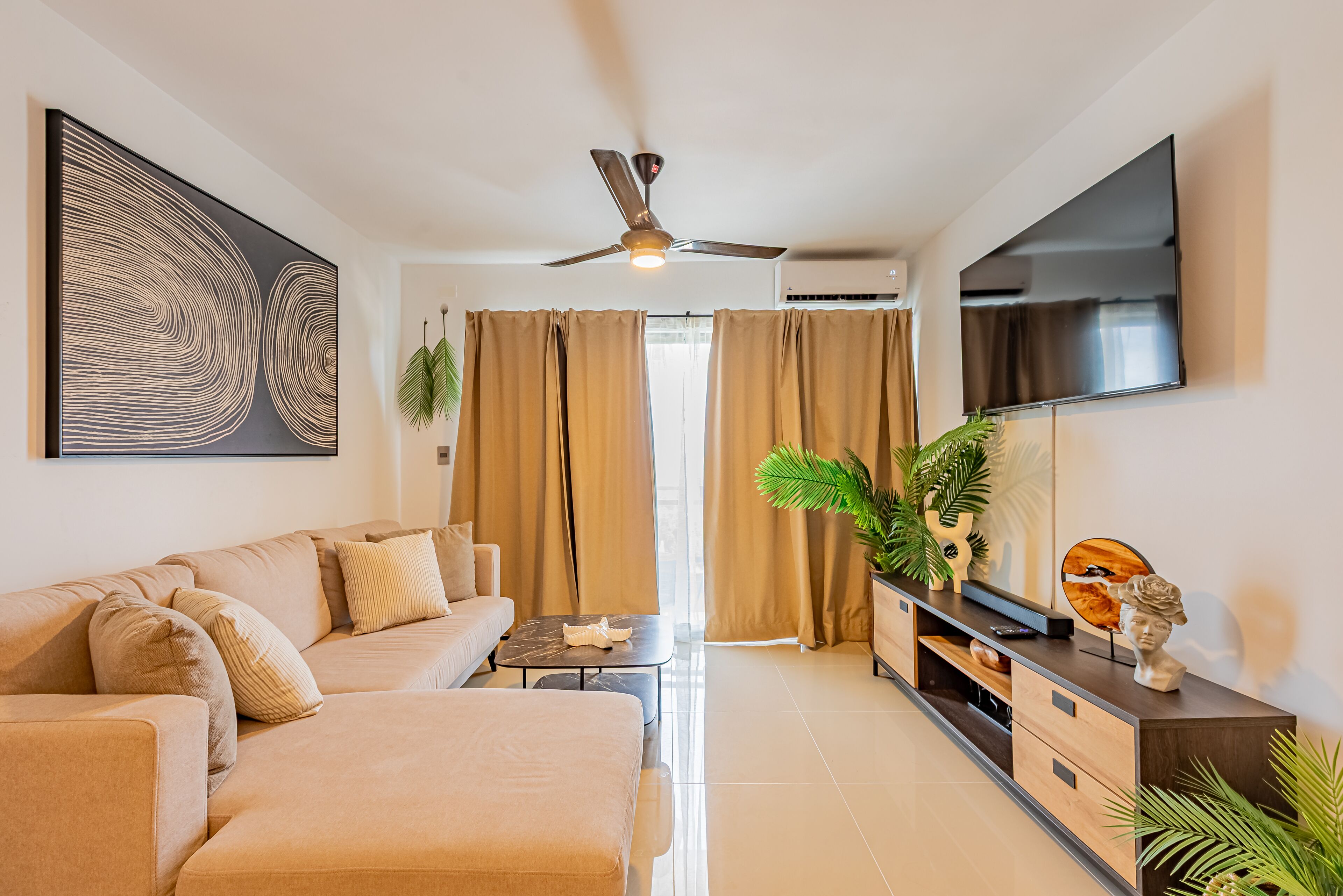 Smart TV, fireplace, stereo