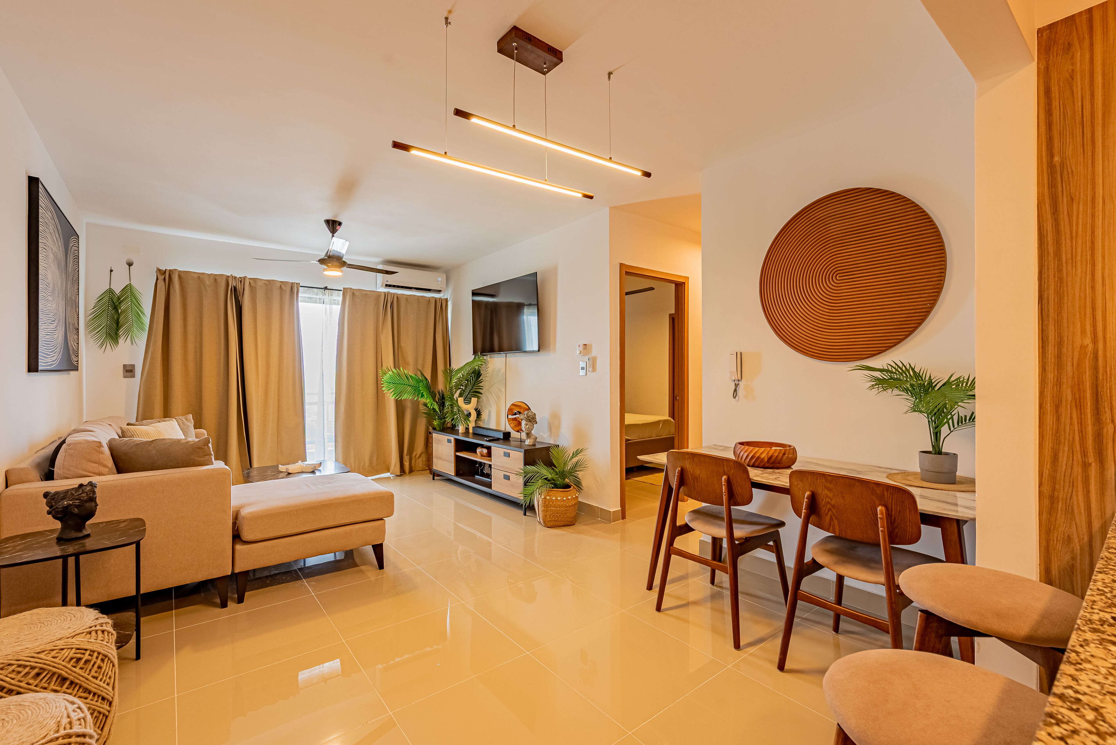 Smart TV, fireplace, stereo