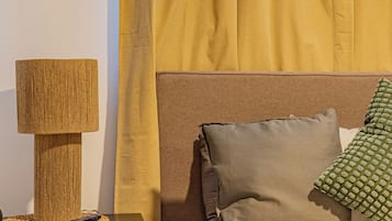 Coffres-forts dans les chambres, fer et planche à repasser