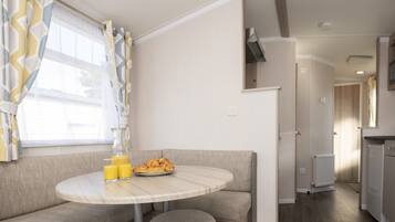 Mobile Home | Dining