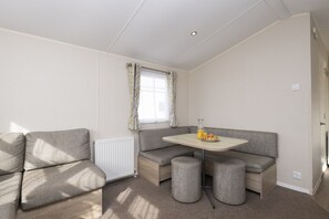 Mobile Home | Dining