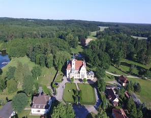 View from property - Chalet Near Schwerin With Golf & Castle Views (Kuhlen-Wendorf)