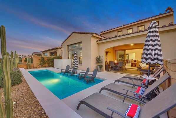 Imagen sin descripción, 1 de 50, botón