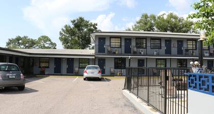 Dunedin Cove Motel