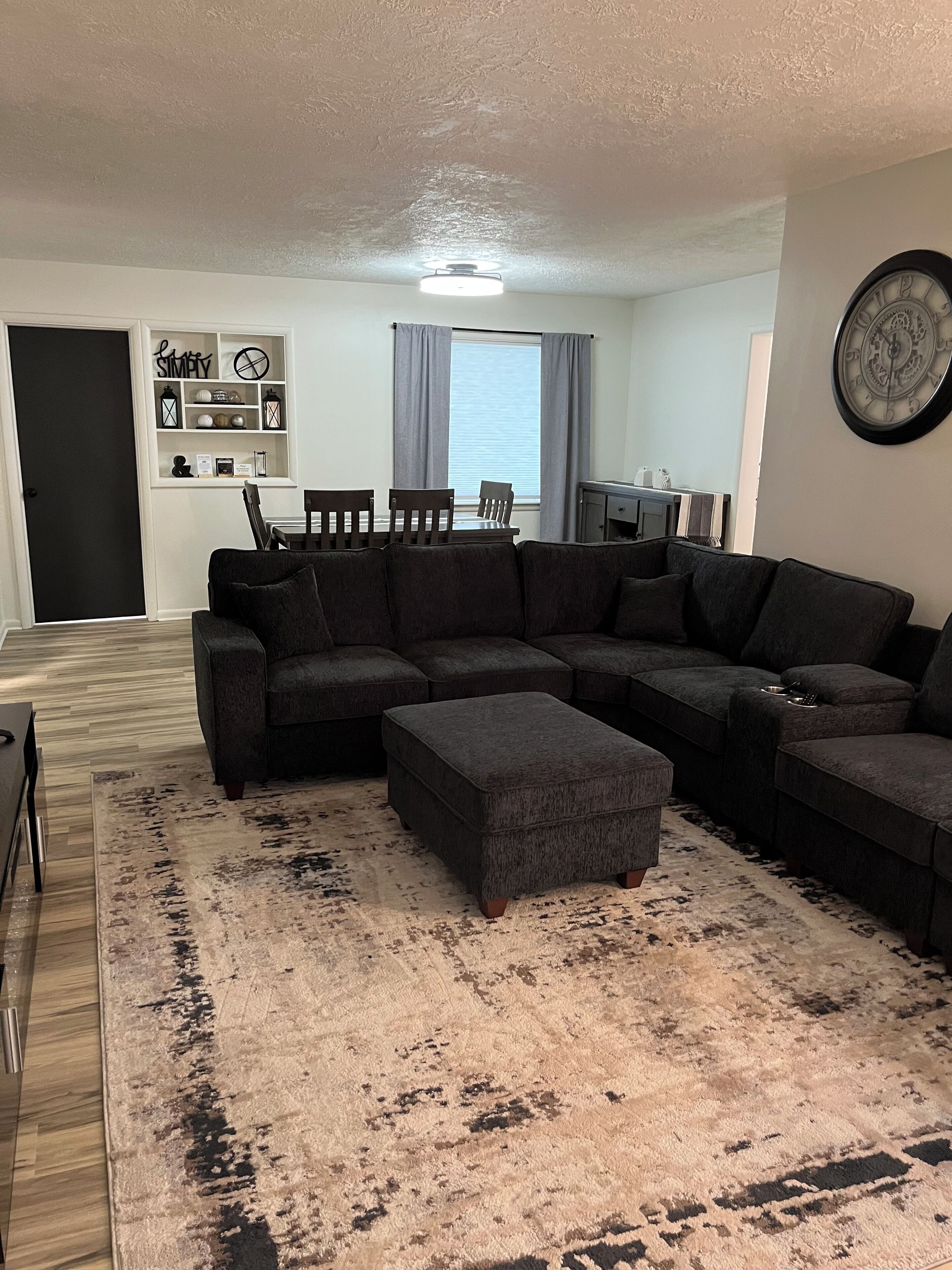 Una Smart TV, una chimenea