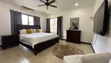 4 chambres, coffres-forts dans les chambres, fer et planche Ă  repasser