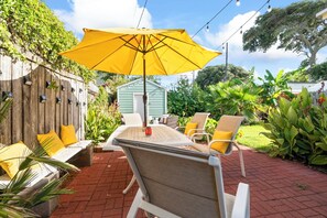 Outdoor dining - Cardinal Retreat | Your Coastal Relaxation Haven (Galveston)