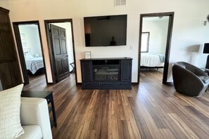 4 bedrooms, in-room safe, iron/ironing board, travel crib