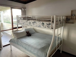 4 bedrooms, WiFi, bed sheets
