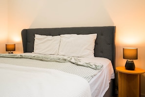 4 quartos, Wi-Fi de cortesia, roupa de cama