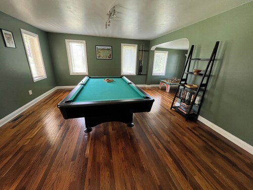 Fabulous 6-bedroom house with gorgeous Keuka Lake views in charming Hammondsport