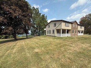 Exterior - Fabulous 6-bedroom house with gorgeous Keuka Lake views in charming Hammondsport (Hammondsport)