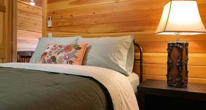 Charming 2-bedroom apartment above garage in Island Falls.