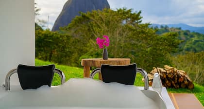 Casa Avril by Johnson