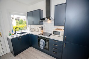 Private kitchen - Limefield Residence near Edinburgh (West Calder)