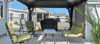 New Family Lagoon Rental w/ Beach and Kids Gear, Outdoor Shower, Kayaks and Fun