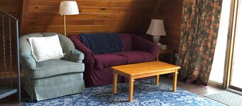 Quaint 2-bedroom waterfront Aframe cabin