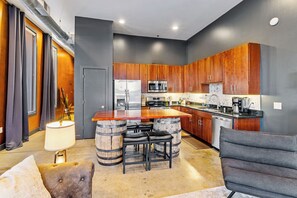 Mikroaaltouuni, uuni, liesi, astianpesukone