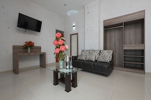 Desk, laptop workspace, free WiFi