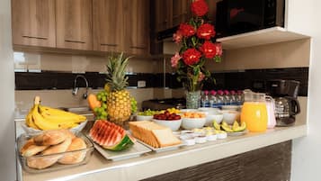 Café da manhã com buffet todos os dias (PEN 21 por pessoa)