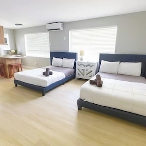 2 chambres, fer et planche à repasser, Wi-Fi, draps fournis