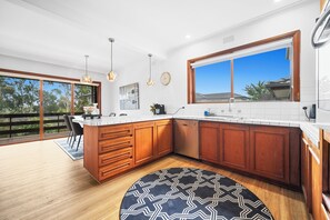 微波炉、烤箱、炉灶、洗碗机