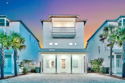 Sea Splash: Private heated pool, Free golf cart, 2min to beach, Game room, Bunks