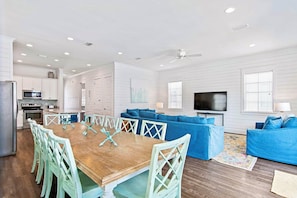 Interior - Sea Splash: Private heated pool, Free golf cart, 2min to beach, Game room, Bunks (Miramar Beach)