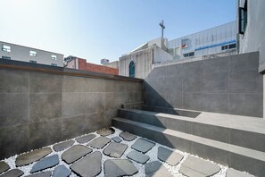 Premium bedding, down duvets, memory-foam beds, desk - CHEOMDAN HOTEL (Gwangju)