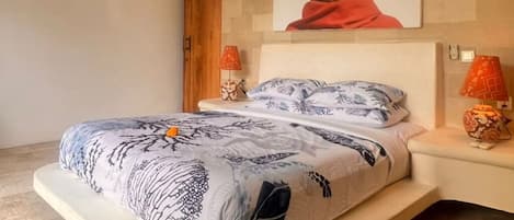 4 bedrooms, iron/ironing board, free WiFi, bed sheets