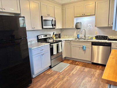 Game Table - Hot Tub - Home Theater - Sleeps 8