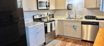 Game Table - Hot Tub - Home Theater - Sleeps 8