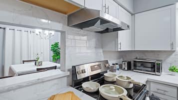 Fridge, microwave, oven, dishwasher