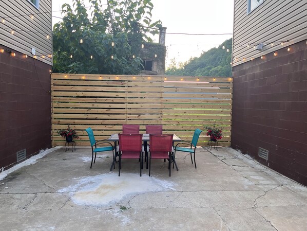 Outdoor dining