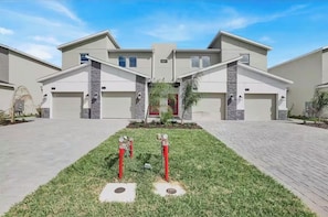 Exterior - Beautiful home in Championsgate near Disney 3 bedrooms for 10 people (Kissimmee)