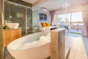 Douche, sèche-cheveux