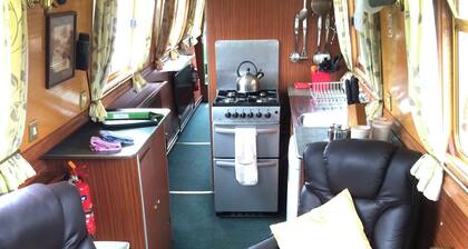 Stone - Boat - Sleeps 2 - Pet Friiendly- 85ws